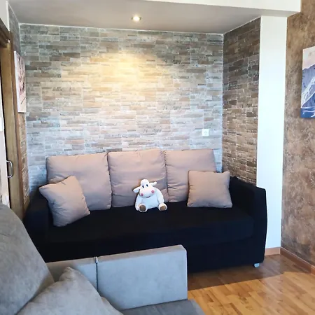 Familiar Sierra Deluxe Apartment