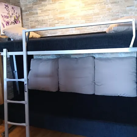 Familiar Sierra Deluxe Apartment *